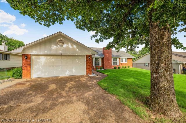 1410 Briarwood Drive, Alma, AR 72921