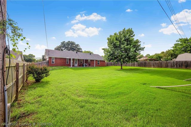 1410 Briarwood Drive, Alma, AR 72921