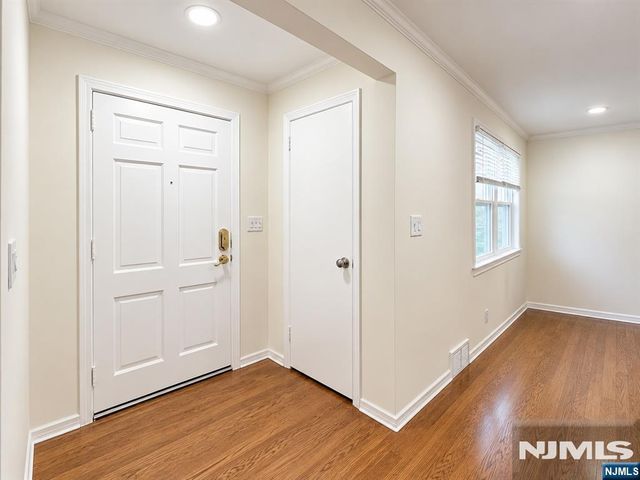 35 Lexington Avenue, Cresskill, NJ 07626