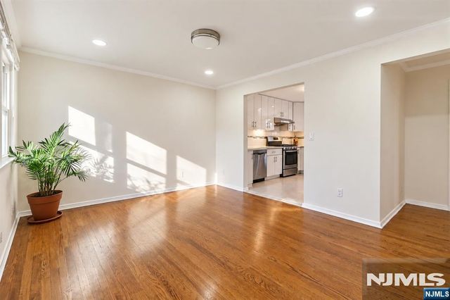 35 Lexington Avenue, Cresskill, NJ 07626