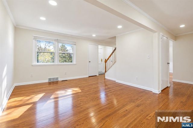 35 Lexington Avenue, Cresskill, NJ 07626