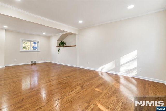 35 Lexington Avenue, Cresskill, NJ 07626