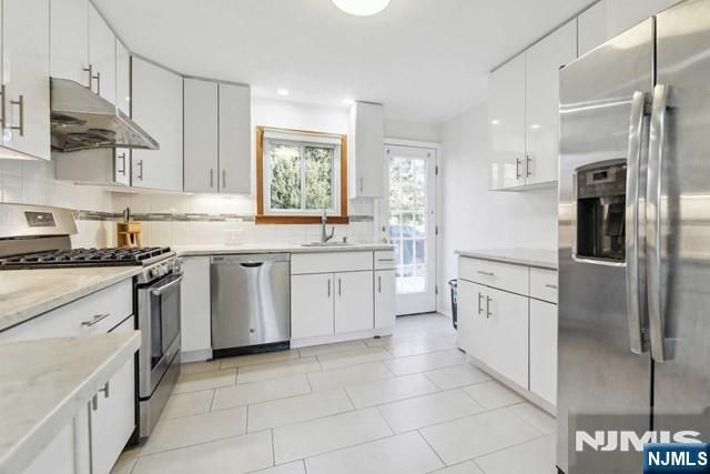 35 Lexington Avenue, Cresskill, NJ 07626