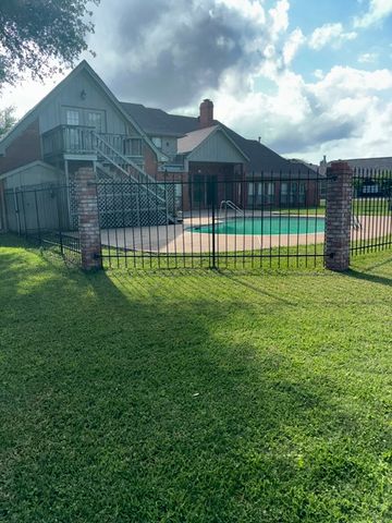 2419 East Briargate Drive, Bryan, TX 77802