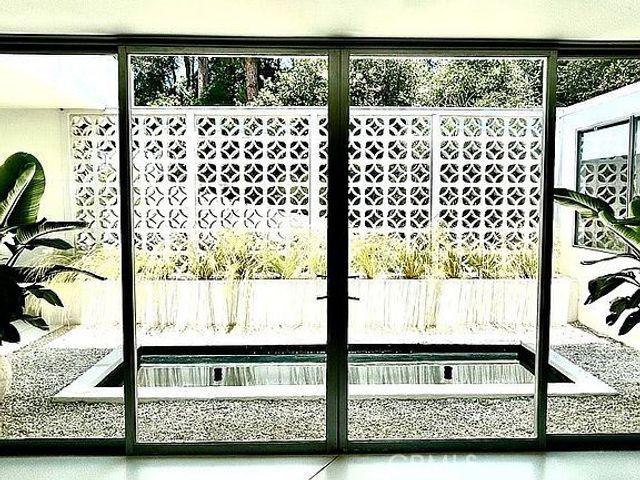 1030 San Rafael Ln, Pasadena, CA 91105