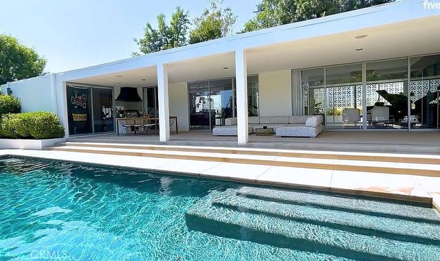 1030 San Rafael Ln, Pasadena, CA 91105