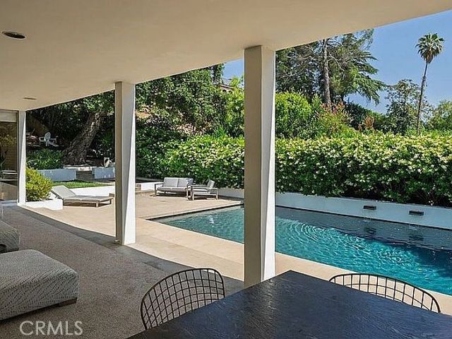 1030 San Rafael Ln, Pasadena, CA 91105