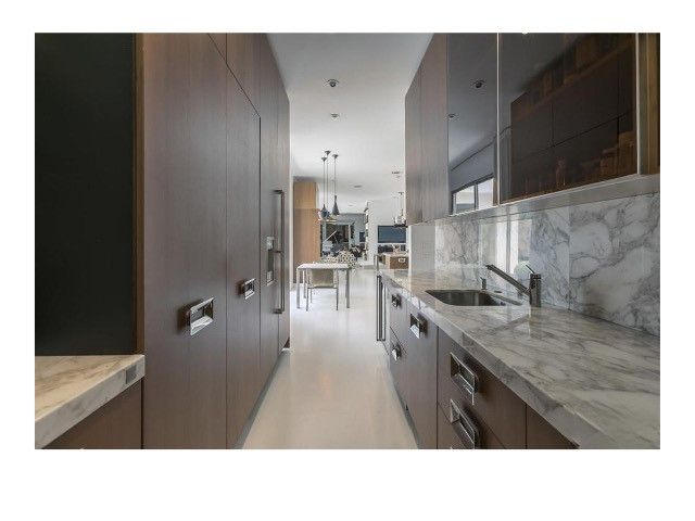 1030 San Rafael Ln, Pasadena, CA 91105