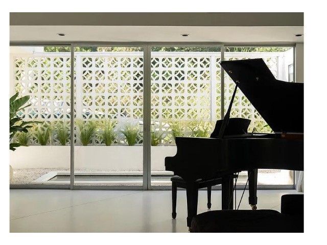 1030 San Rafael Ln, Pasadena, CA 91105