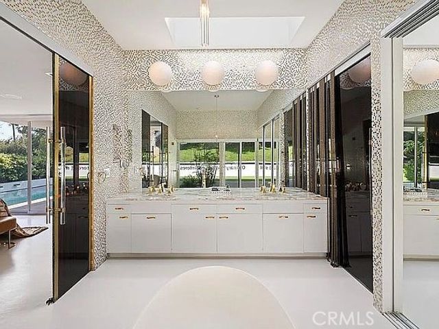 1030 San Rafael Ln, Pasadena, CA 91105