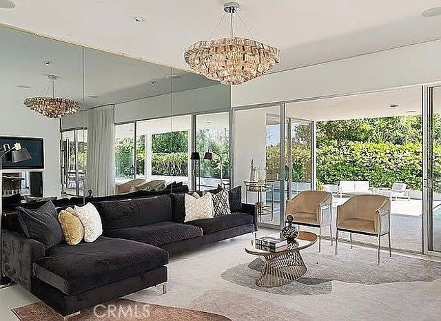 1030 San Rafael Ln, Pasadena, CA 91105