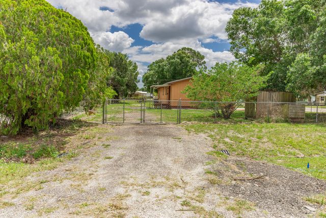 612 SW 9th Street, Okeechobee, FL 34974