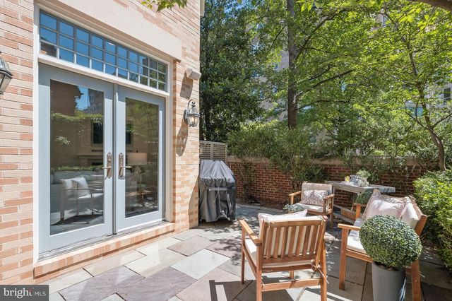 2985 38TH ST NW, Washington, DC 20016