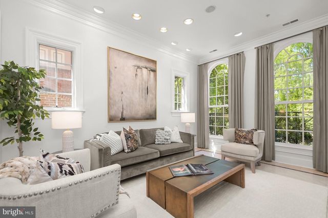 2985 38TH ST NW, Washington, DC 20016
