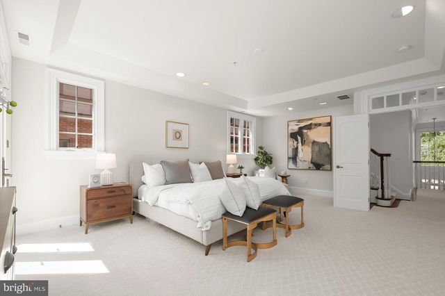 2985 38TH ST NW, Washington, DC 20016