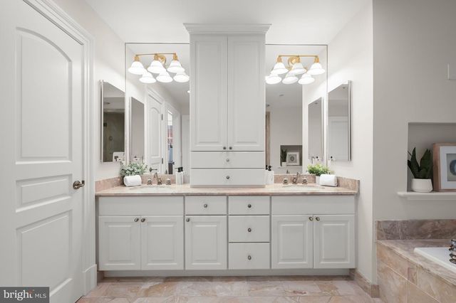 2985 38TH ST NW, Washington, DC 20016