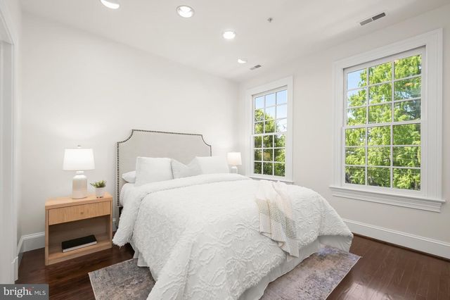 2985 38TH ST NW, Washington, DC 20016
