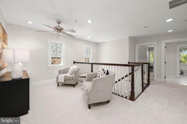 2985 38TH ST NW, Washington, DC 20016