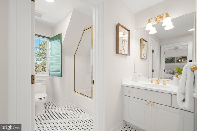 2985 38TH ST NW, Washington, DC 20016