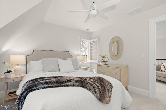 2985 38TH ST NW, Washington, DC 20016