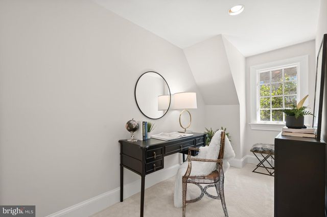 2985 38TH ST NW, Washington, DC 20016