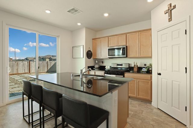 1601 Redhaven Pl, Hughson, CA 95326