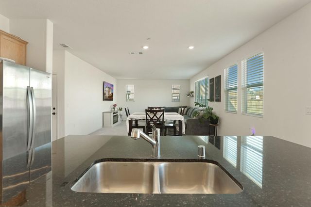 1601 Redhaven Pl, Hughson, CA 95326