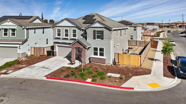 1601 Redhaven Pl, Hughson, CA 95326