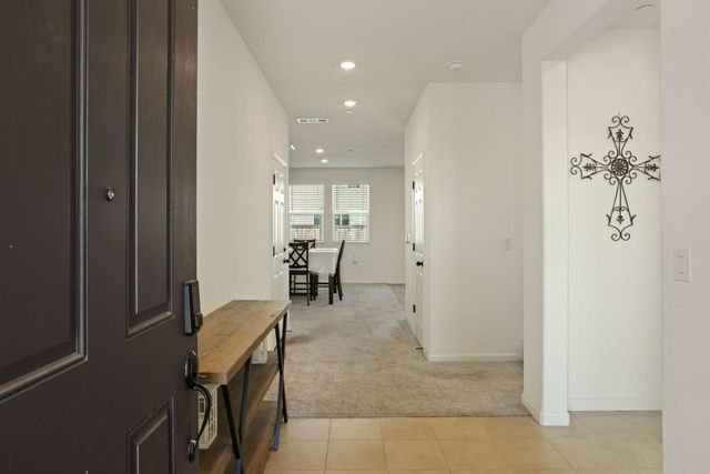 1601 Redhaven Pl, Hughson, CA 95326