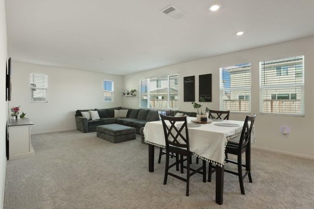 1601 Redhaven Pl, Hughson, CA 95326