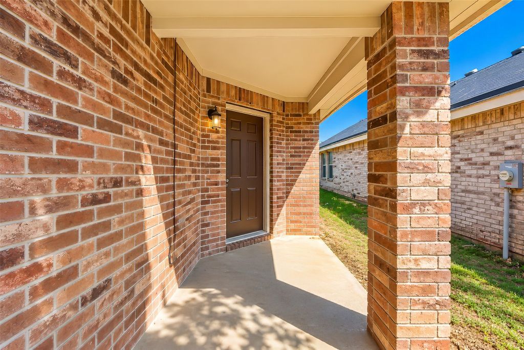 625 Horn Street, Crowley, TX 76036 — photo 3
