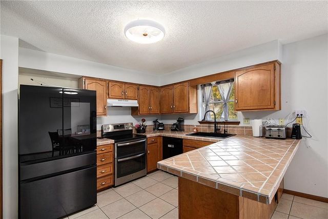 2116 Cambridge Street, Leavenworth, KS 66048