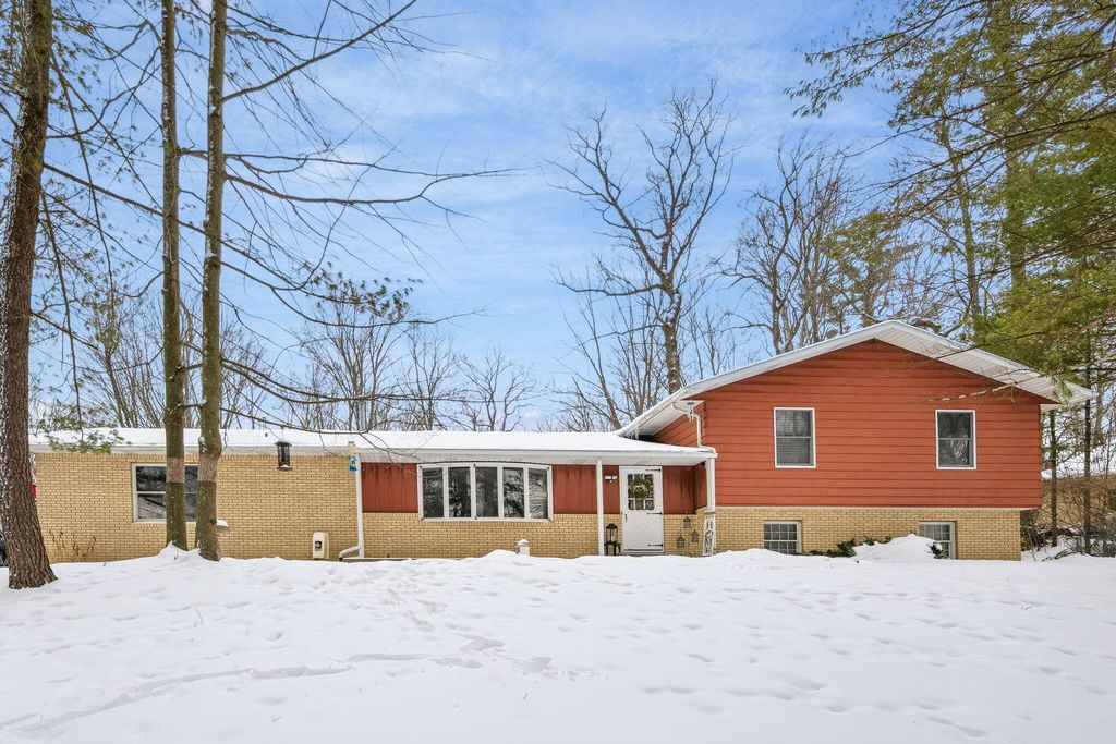 17220 Valley Drive, Big Rapids, MI 49307