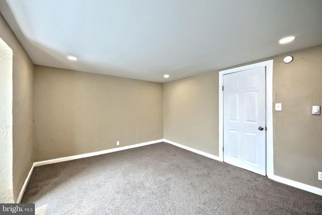 1415 W KING ST, York, PA 17404