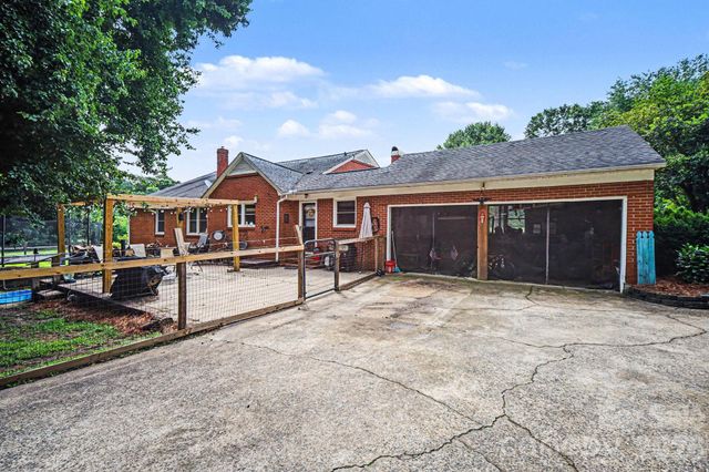 1224 Petes Road, Lincolnton, NC 28092