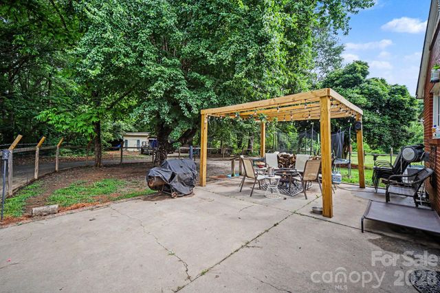 1224 Petes Road, Lincolnton, NC 28092