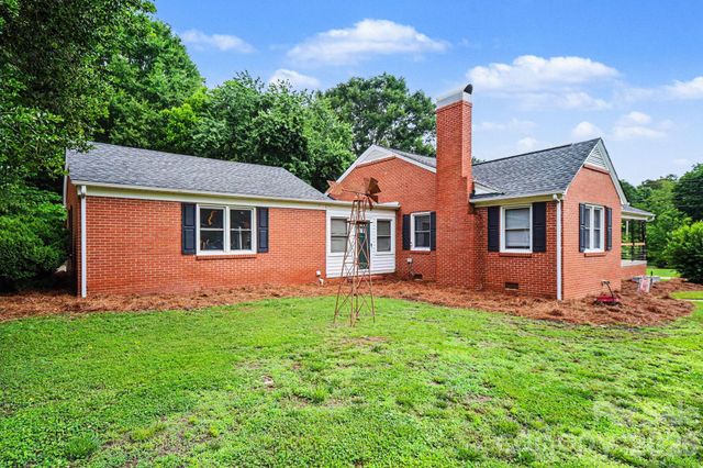 1224 Petes Road, Lincolnton, NC 28092