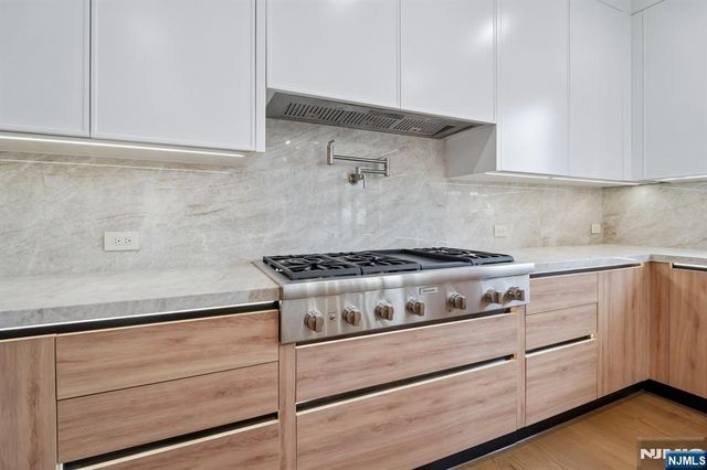 312 Bolz Street, Englewood Cliffs, NJ 07632