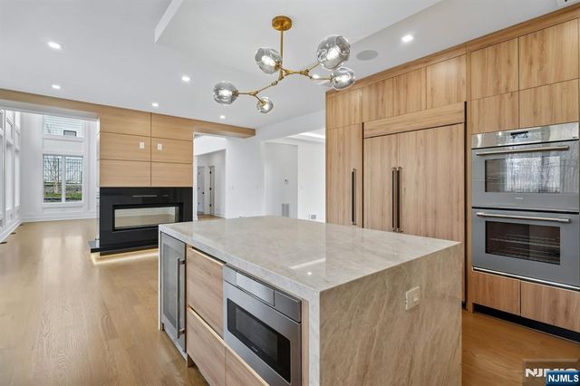 312 Bolz Street, Englewood Cliffs, NJ 07632