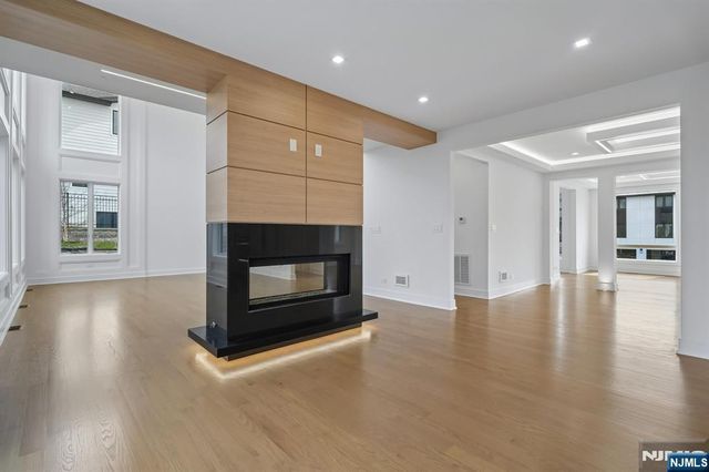 312 Bolz Street, Englewood Cliffs, NJ 07632