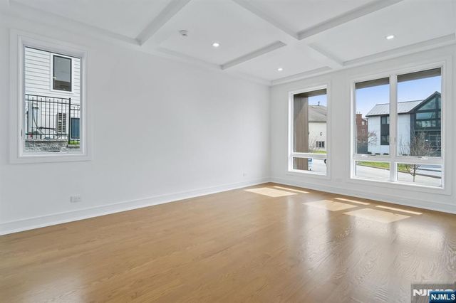 312 Bolz Street, Englewood Cliffs, NJ 07632