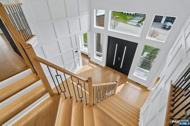312 Bolz Street, Englewood Cliffs, NJ 07632