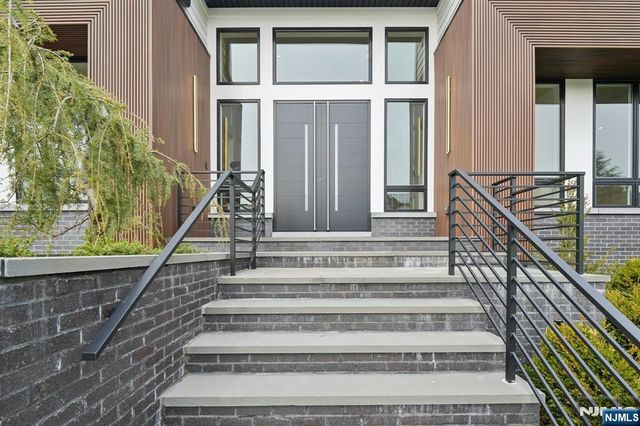 312 Bolz Street, Englewood Cliffs, NJ 07632