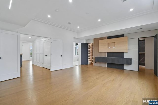 312 Bolz Street, Englewood Cliffs, NJ 07632