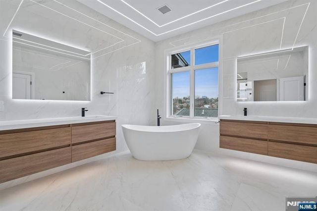 312 Bolz Street, Englewood Cliffs, NJ 07632