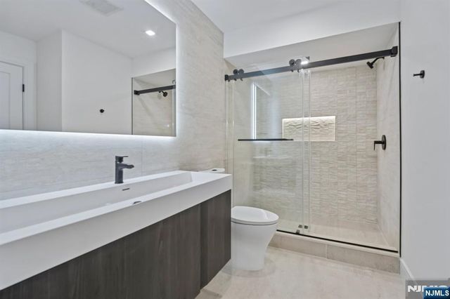 312 Bolz Street, Englewood Cliffs, NJ 07632