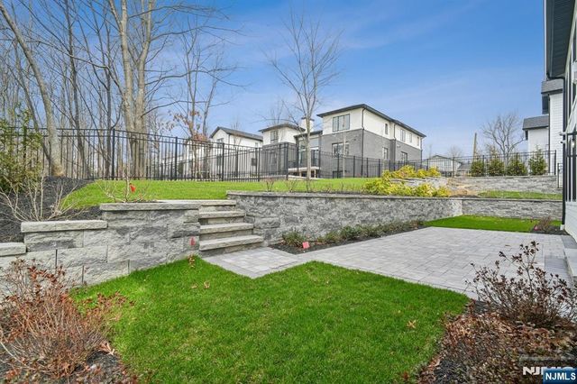 312 Bolz Street, Englewood Cliffs, NJ 07632
