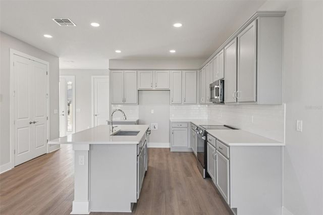 31875 OYSTER PIER COURT, Wesley Chapel, FL 33545