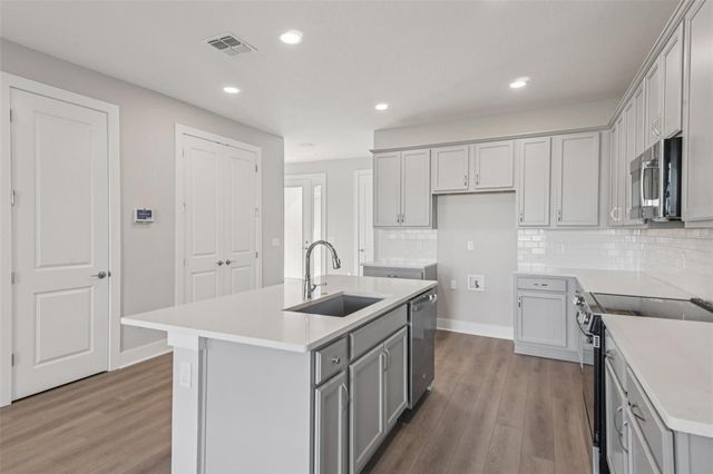 31875 OYSTER PIER COURT, Wesley Chapel, FL 33545