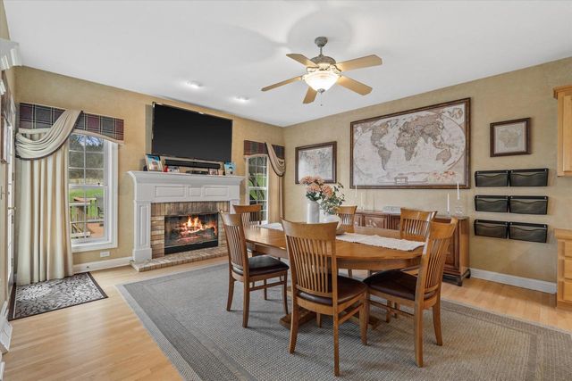W282N4331 Somerset LANE, Pewaukee, WI 53072
